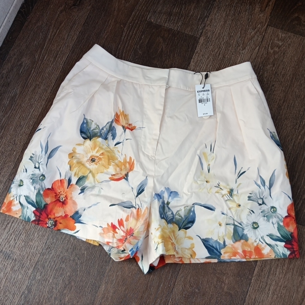Express Cream and Orange High Waist Shorts Floral New Size 4